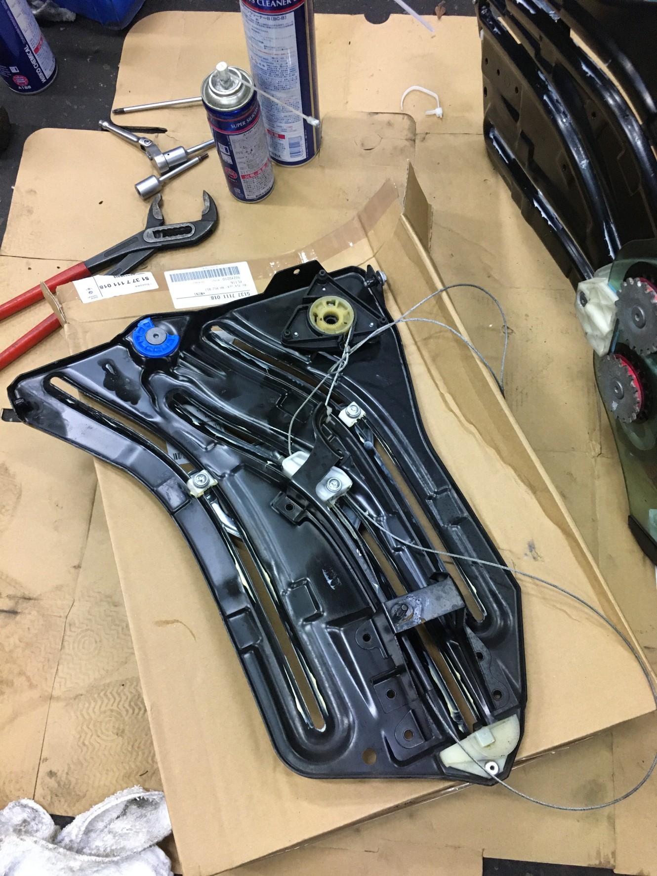 BMW MINI R52 クーパーS リアパワーウィンドウ不良・修理│ガレージカメイ